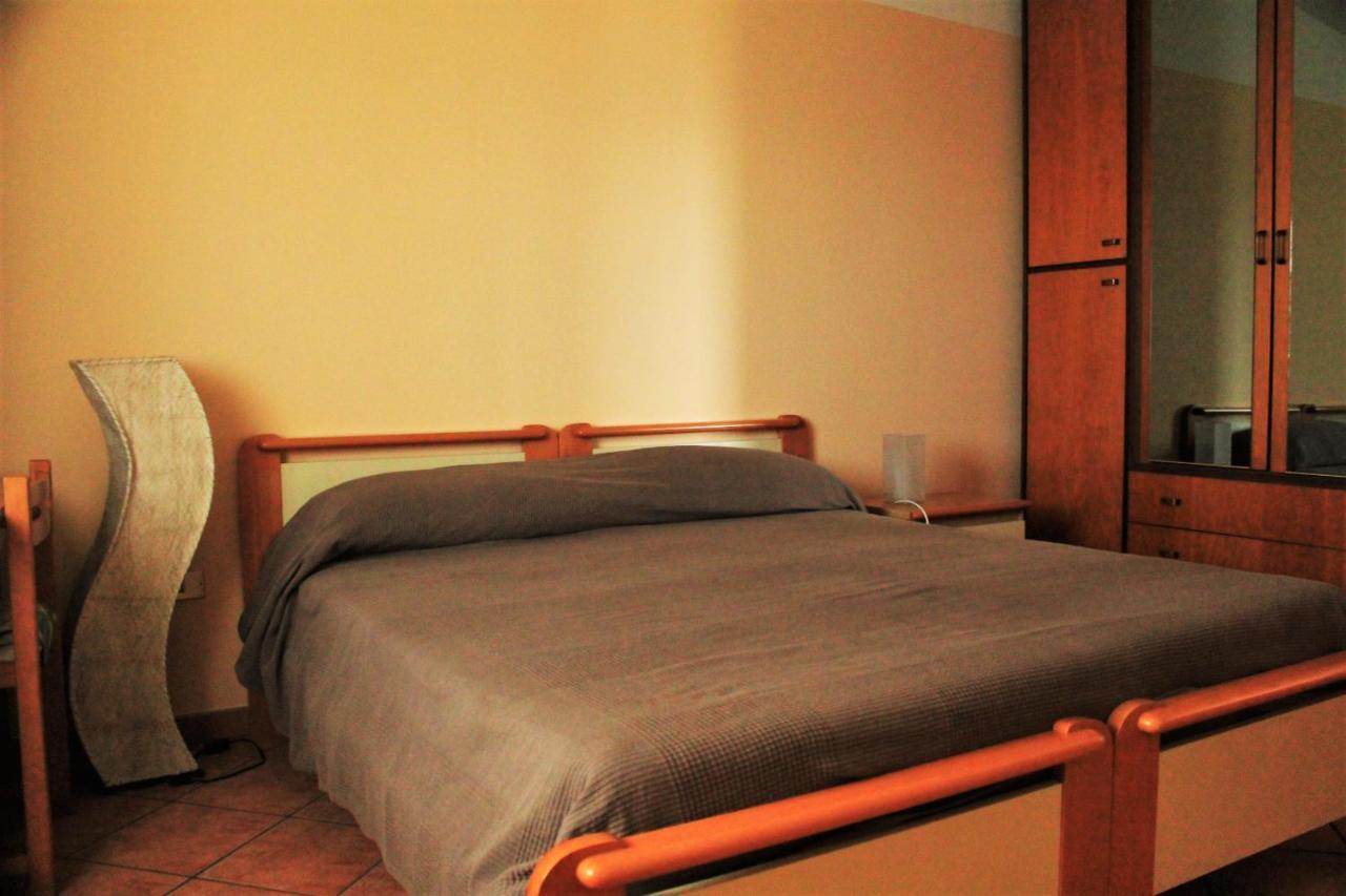 mansarda fiorita Bed and Breakfast Abatemarco Exteriör bild